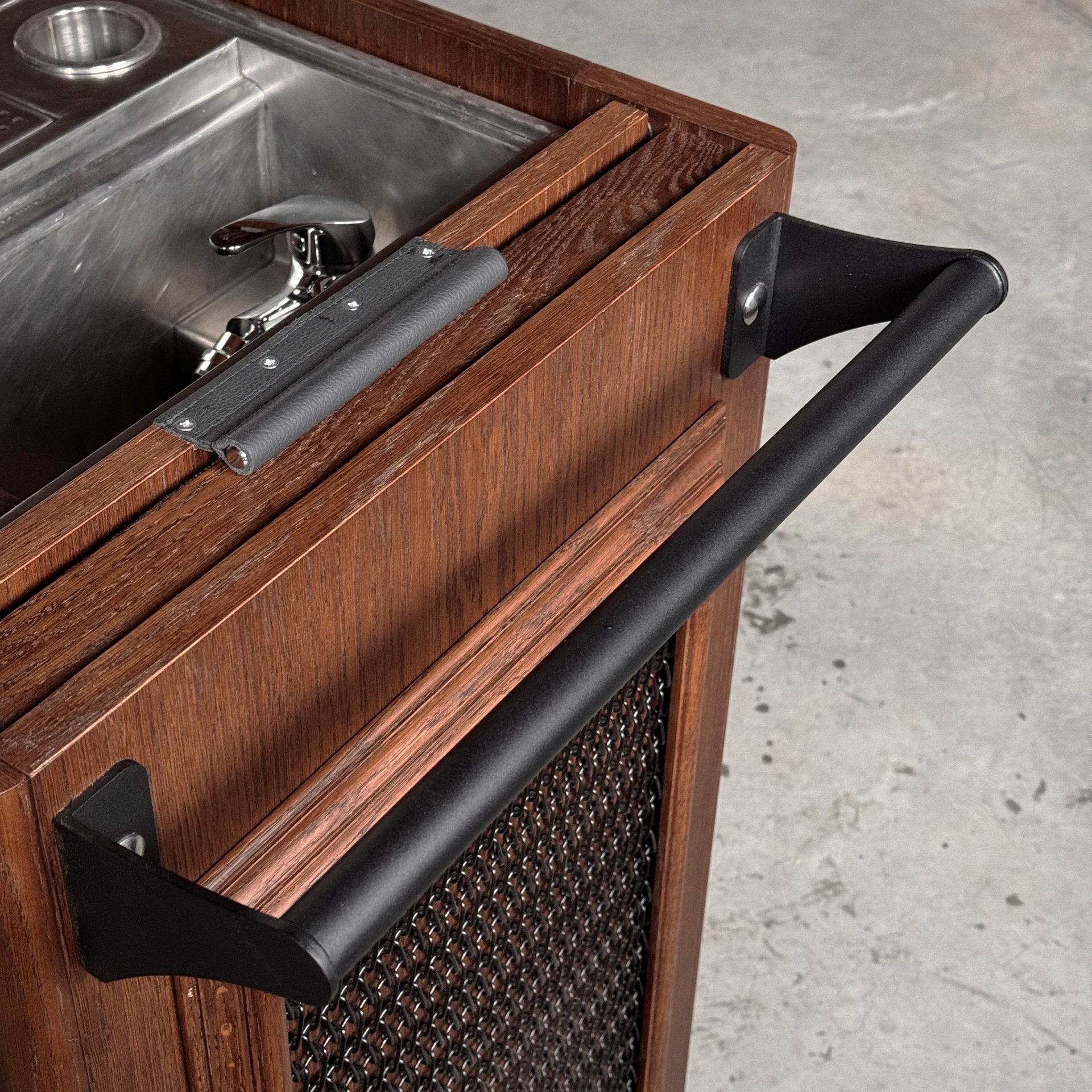 EVERYONE WANTS A TROLLEY